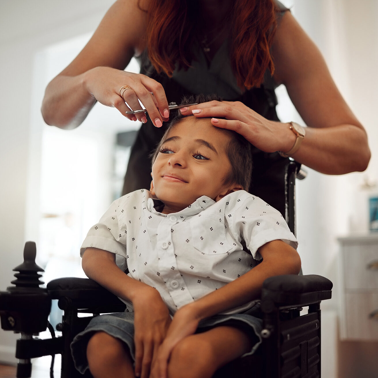 haircut-special-needs-and-cerebral-palsy-child-at-2022-12-12-17-18-12-utc